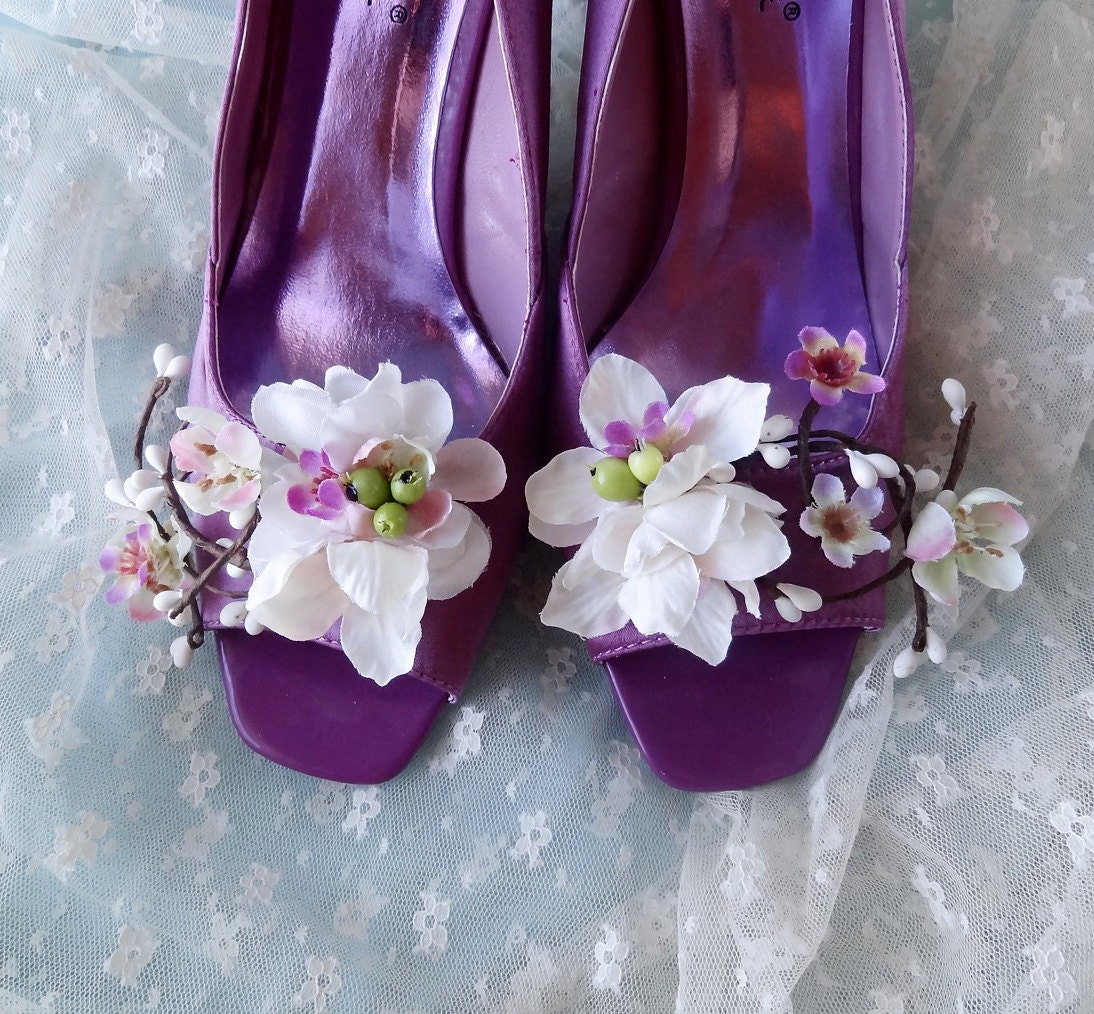 spring wedding shoe clips, white flower shoe clips, purple bridal shoe clips - GAIETY - rustic wedding, lime green berries