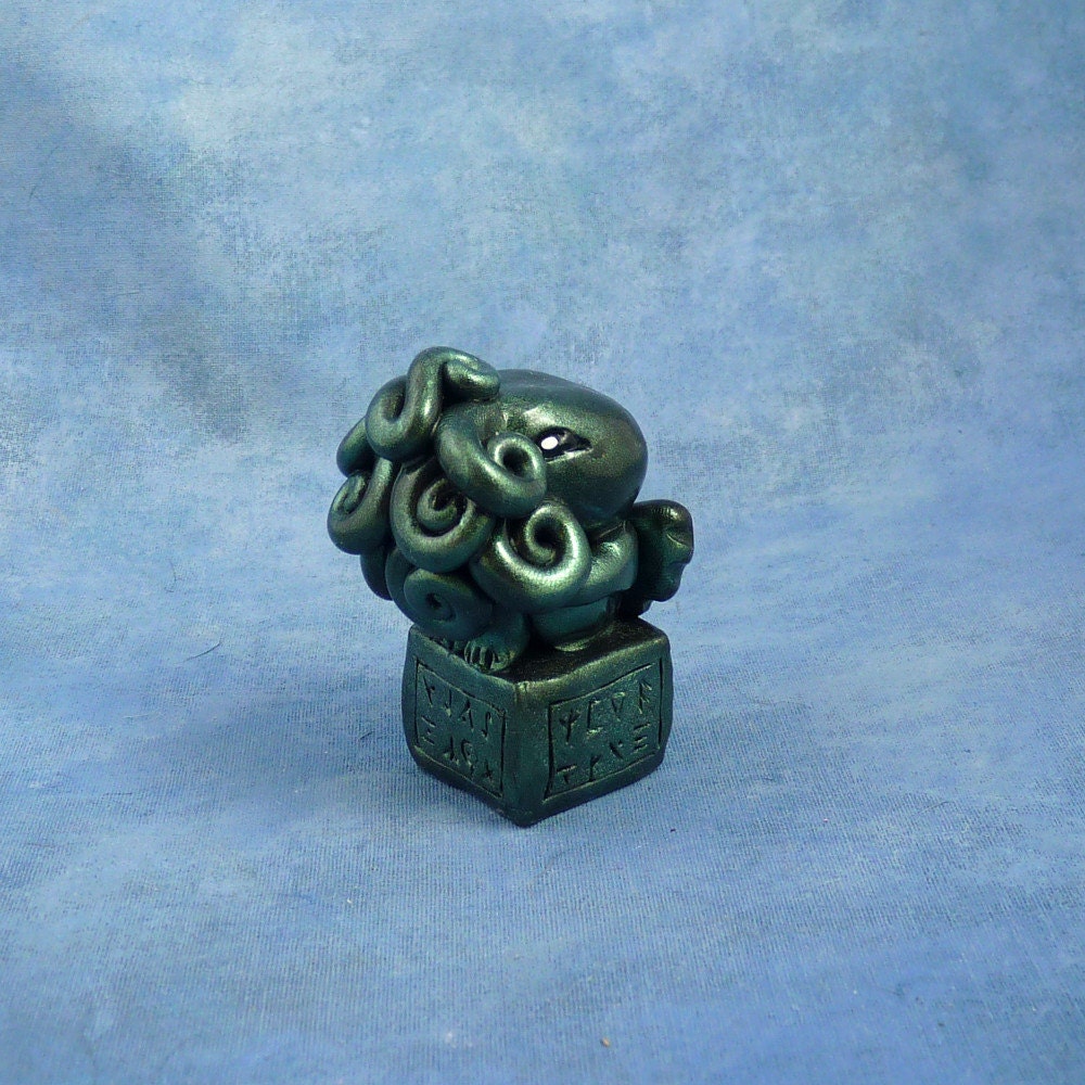 Dark Green Cthulhu Figure with Base, Original Horror Sculpture Inspired by H.P. Lovecraft