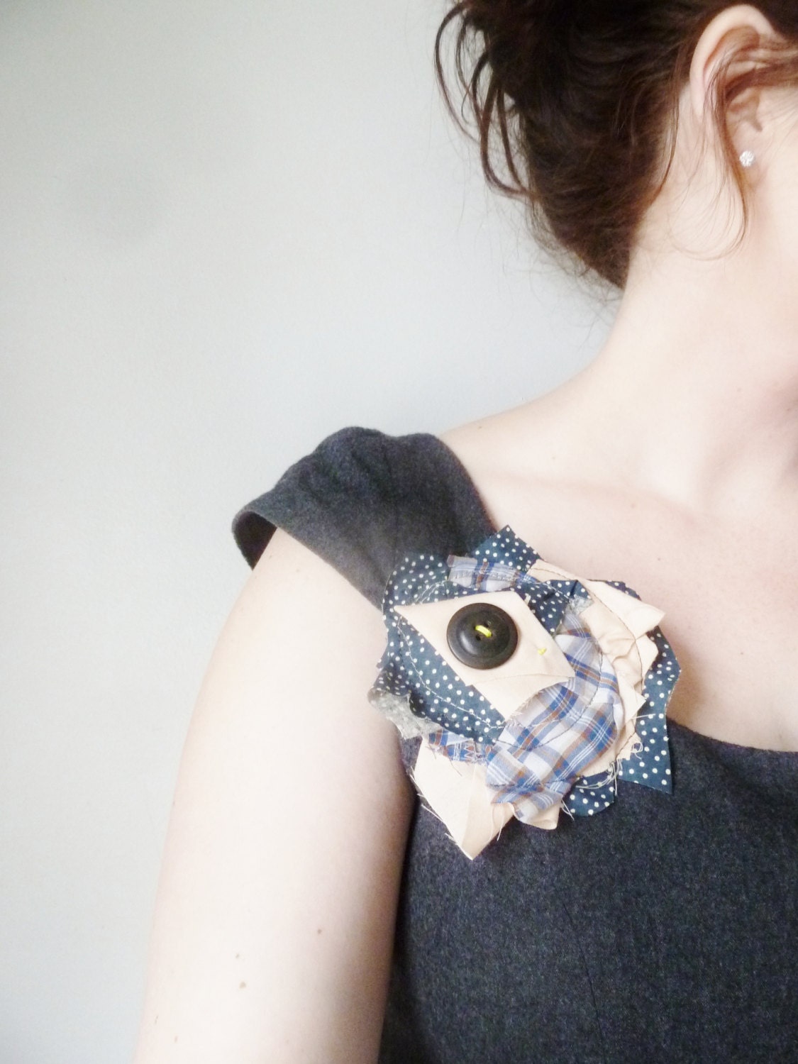 the peach met navy bloom pin ... vintage cotton, eco-friendly shoulder pin