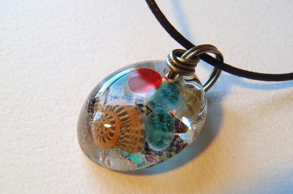Sea Shells Blue Red Stones Beach Pendant Small Nature Necklace Shore Clear Resin Small White Tan Brown Gray Gunmetal Wire Bohemian Jewelry