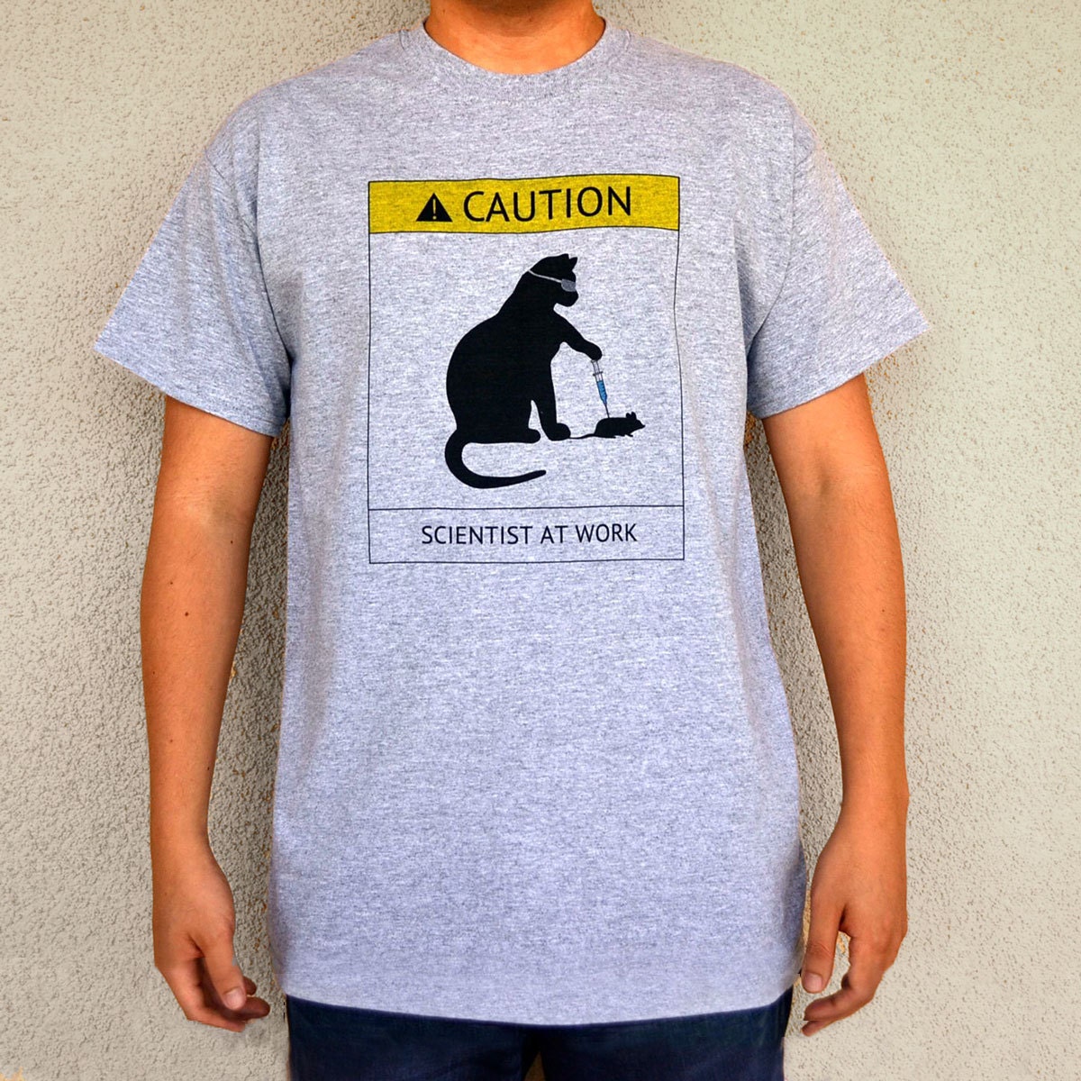 Cat Scientist - Injecting Mouse - T-shirt in Sport Gray - Adult S, M, L or XL
