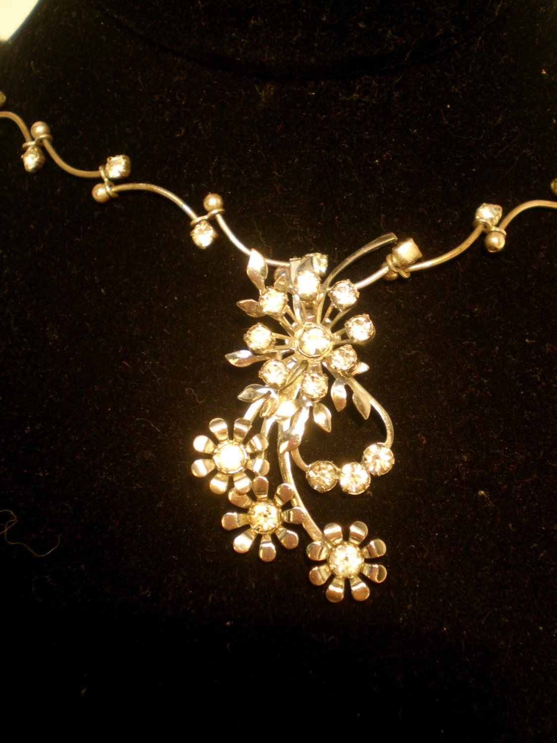 Vintage Necklace / Choker / Collar Pendant Clustered Rhinestone Bouquet of Flowers Pronged N Bright Retro Bold Statement