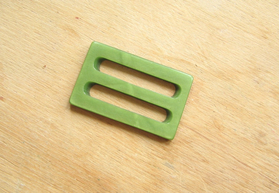 Small Vintage Belt Buckle - Apple Green