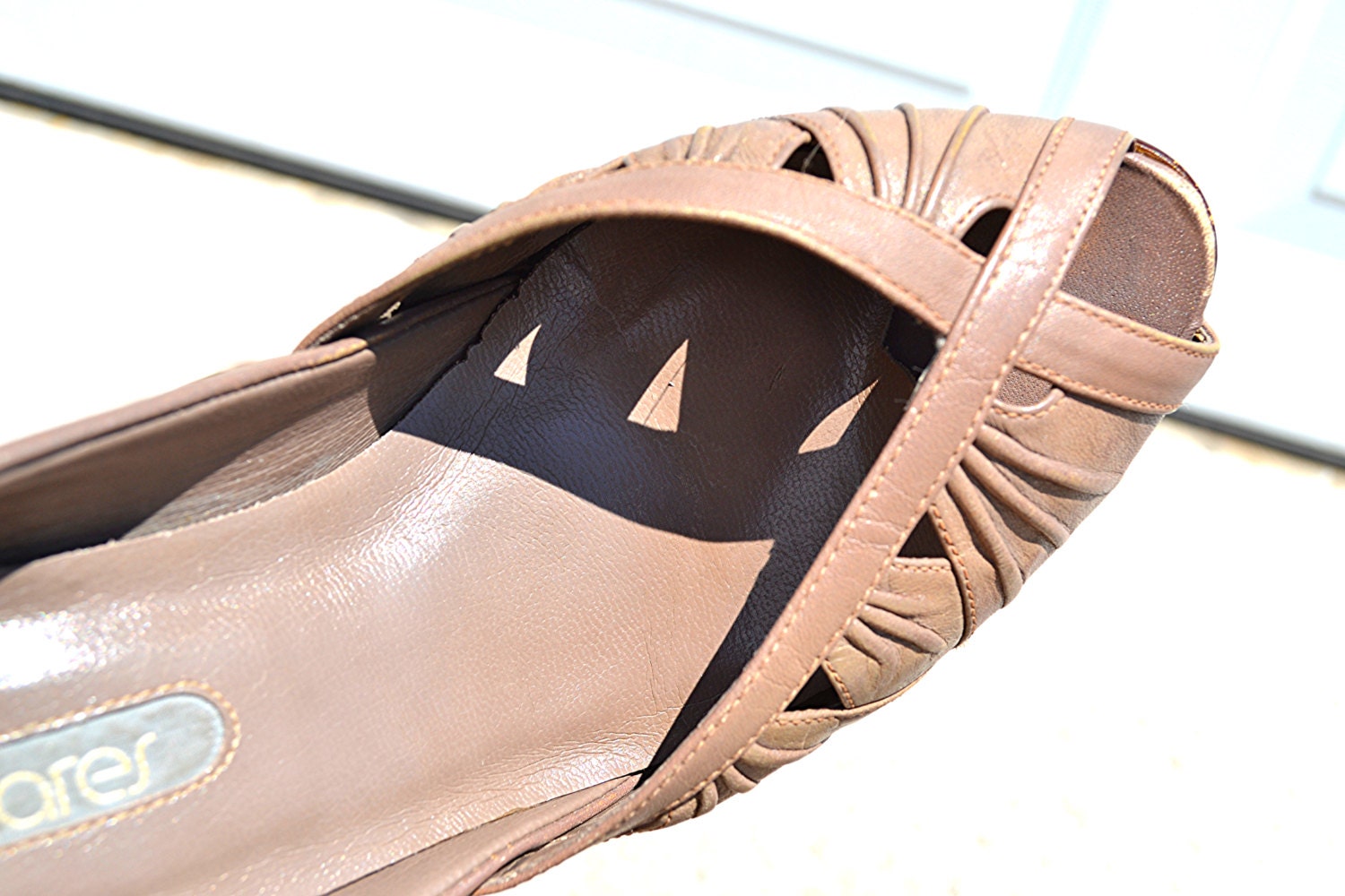 Vintage Brazilian Nude FanFares Peep-Toe Pumps - Retro 1980's Taupe Camel Ecru Leather Dirty Dancing Shoes