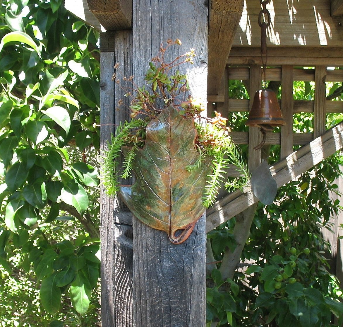 Medium Clay Leaf Wall Pocket - Made with Real Oak Leaf Hydrangea Leaf - Succulent Holder or Dried Arrangement