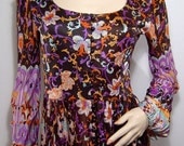 Vintage slinky jersey dress - Medium - Made in Canada - 1960s 1970s psychedelic - full skirt -  tunic - flowing poet sleeves