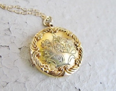 Vintage Locket / Vintage D Locket c.1940s