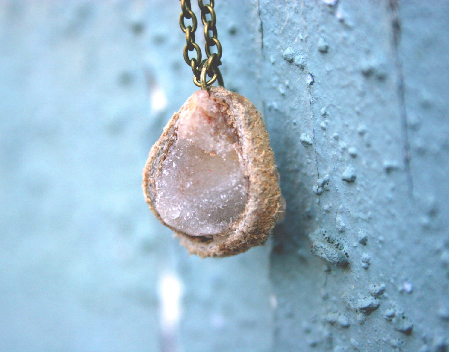 L.A. Raised-Fey-Spirit Quartz-Suede Necklace