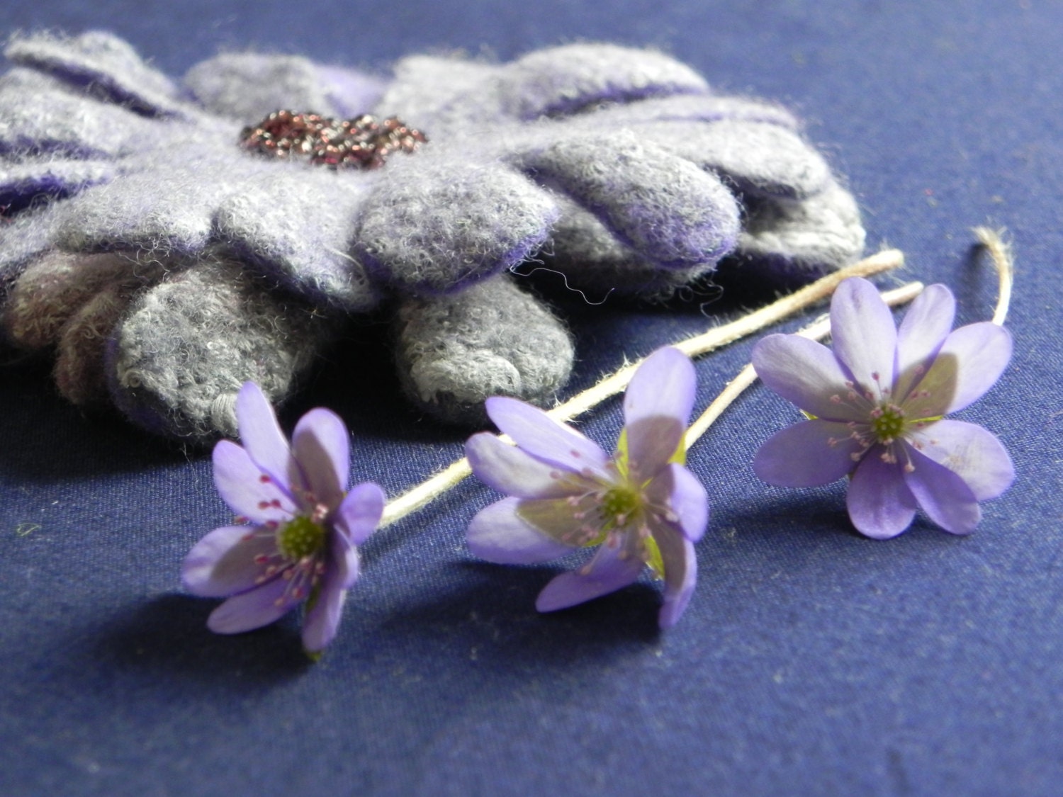 Felted brooch Flower from Wool original Women Handmade accessory Lilac color Ready to shipped