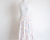 Vintage 1970s skirt / cream floral maple leaf / 70s pleated midi skirt / XS