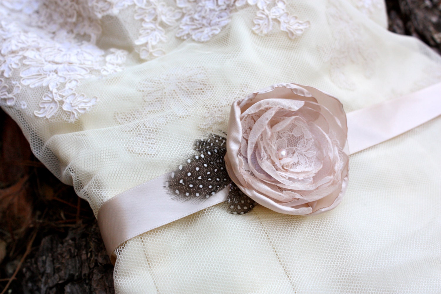 Organza Champagne Rose Belt with Polka Dot Guinea Feathers