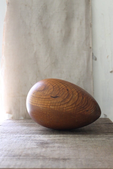 v i n t a g e natural wood egg