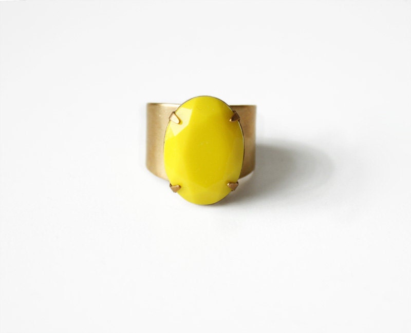 The Yellow Oval ring