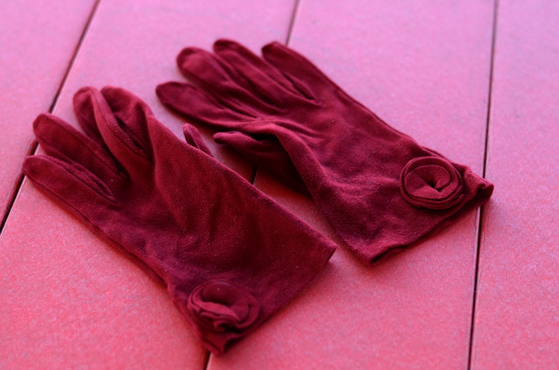 vintage gloves red maroon suede flower short gloves 80s by saks fifth avenue