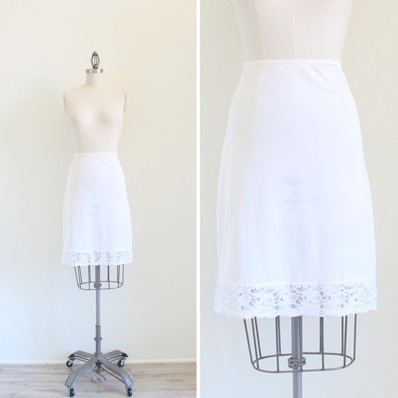 Vintage Skirt Slip . White Slip . 50s Lingerie . White Lace Lingerie . size Medium Large