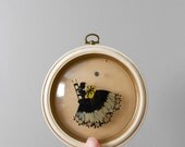 HANDPAINTED lady silhouette picture in round picture framed // white shabby chic cottage decor