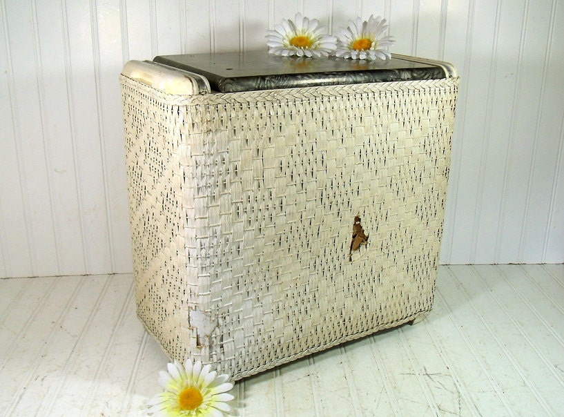 Vintage Ivory Wicker & Wood Hamper - Ultra Shabby Chic Garden Bench - Chippy Winter White Painted Barn Find