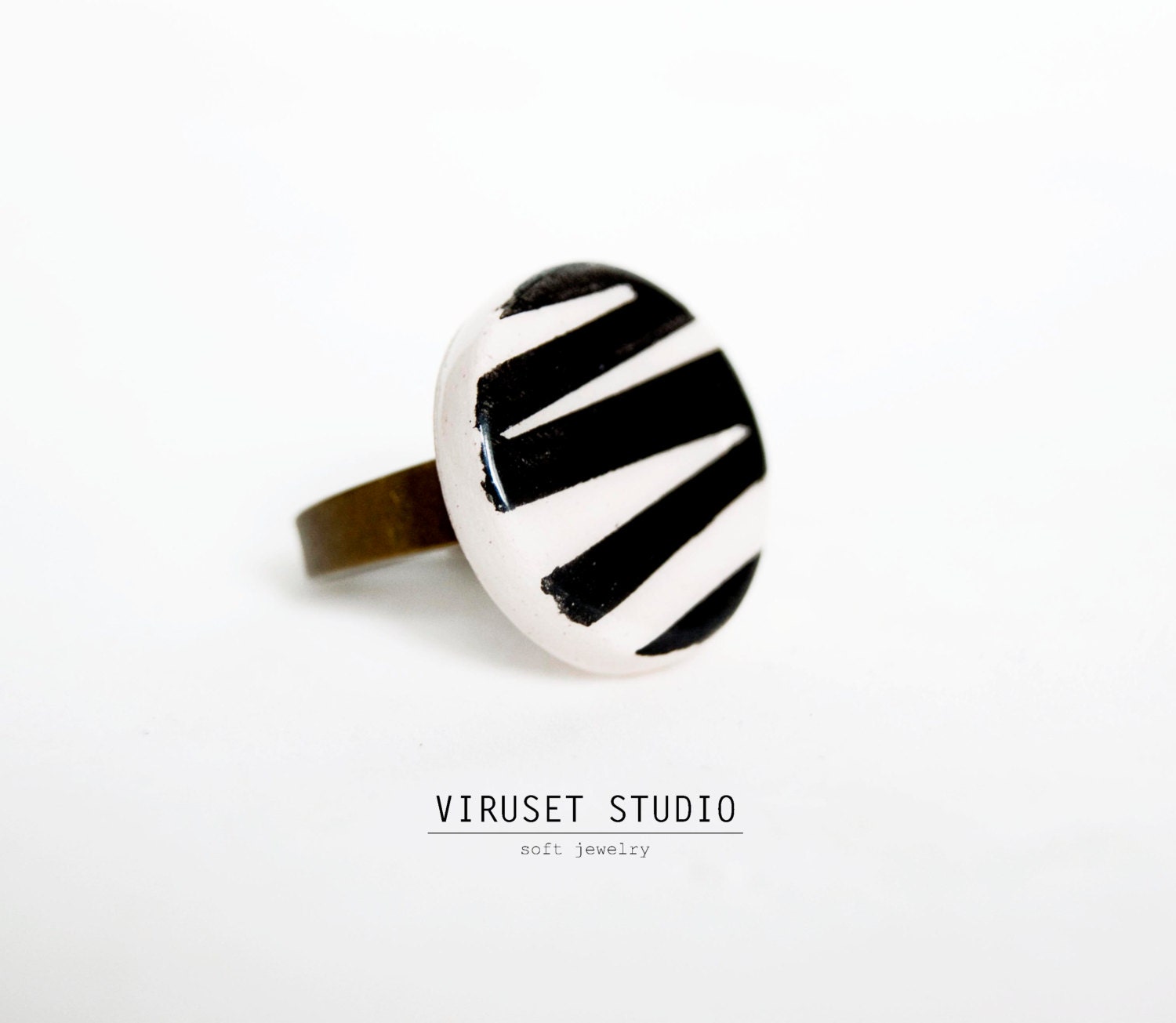 Adjustable ceramic ring black and white geometric & minimalist, Scandinavian design.Modern Circle Brooch Pin by Viruset Studio