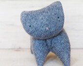 one of a kind wool kitten - chaton de laine récupéré