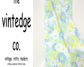 vintage // 60s 70s spring floral blue daisy cotton full / double flat bed sheet