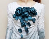 Night - handmade flower necklace/ mur Mur