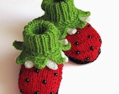 Knitted red baby booties "Ladybug", red baby girls shoes / 0-3M