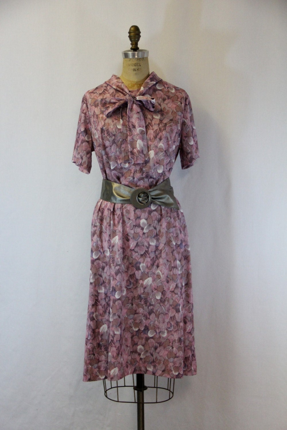 XL Vintage Dress Earth Tone Purple and Pink Feather Print