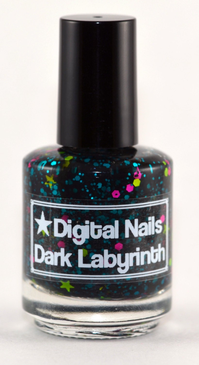 Dark Labyrinth : a Digital Nails nail lacquer inspired by Galileo and the importance of Mathematics