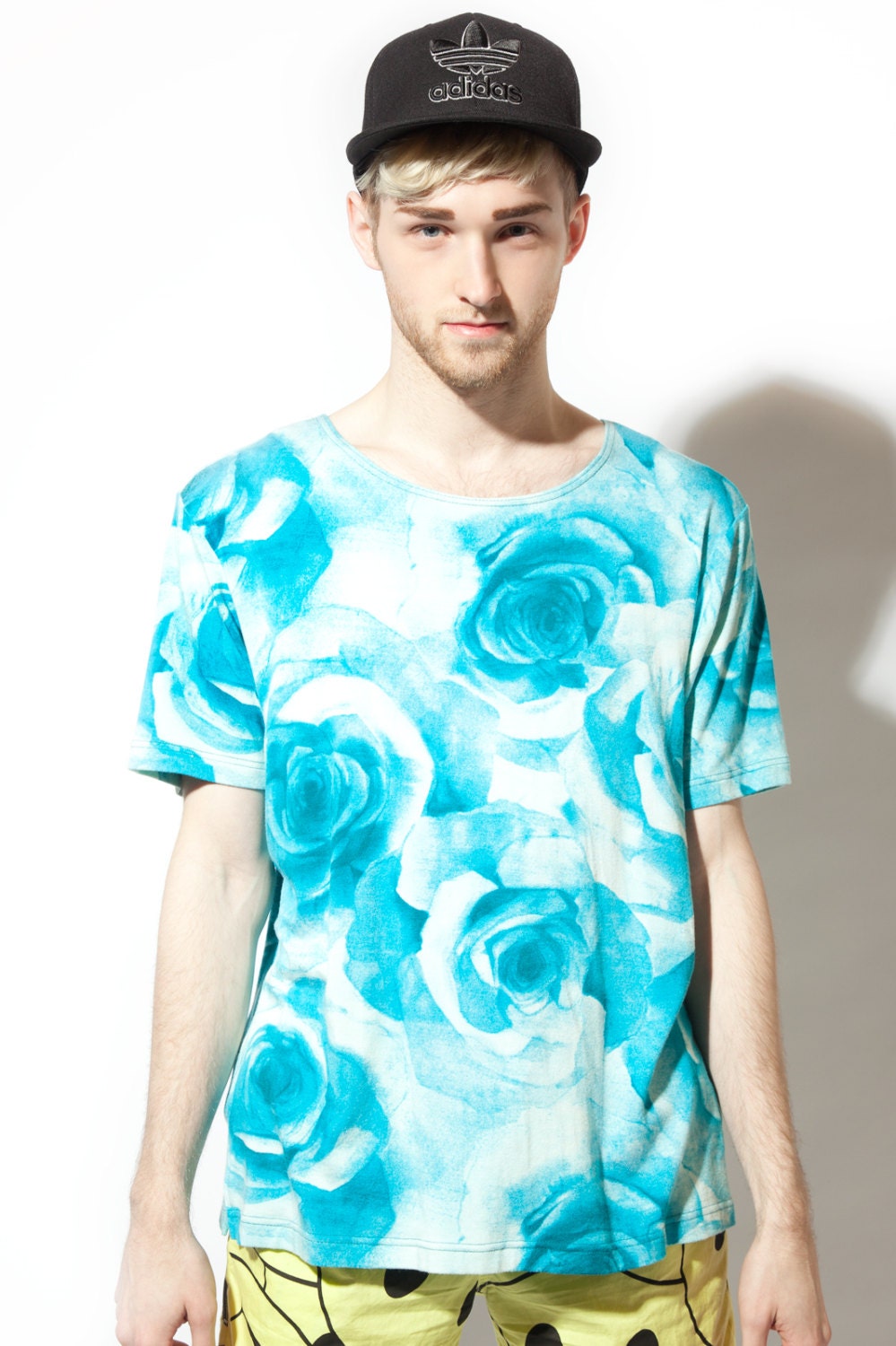 90s AQUA BLUE floral print tee oversized roses t-shirt L
