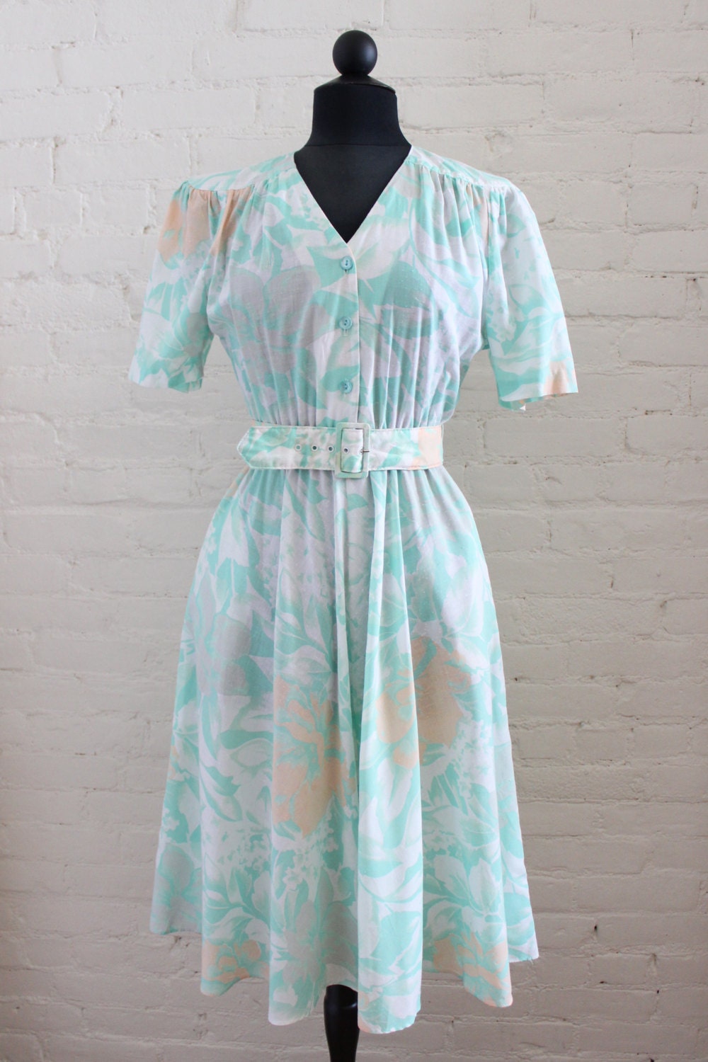 Vintage Dress, White, Green, Peach, Pockets, Short Sleeved, Medium, Womens Clothing, Full Skirt, Summer, Feminine