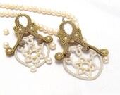 Soutache and tatting wedding earrings, champagne ivory lace soutache earrings, bridal lace earringswith mother of pearl