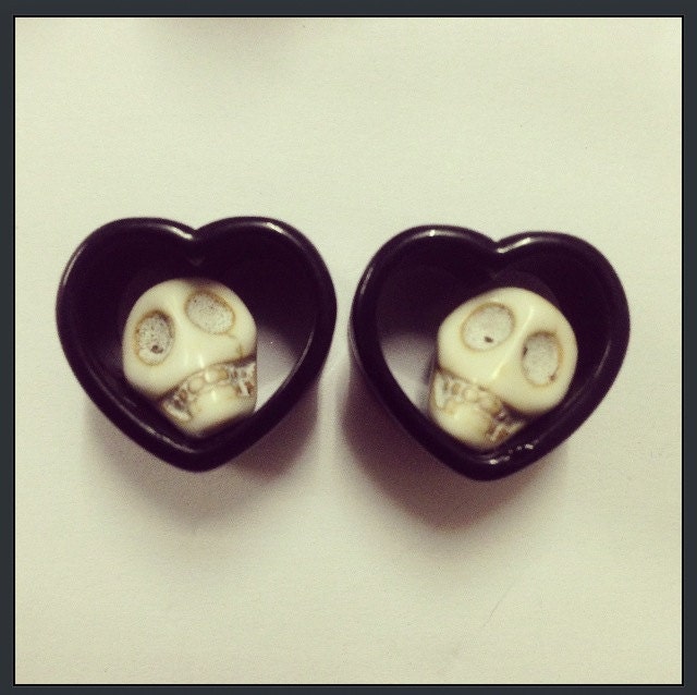 18mm Skull Heart Ear Plugs