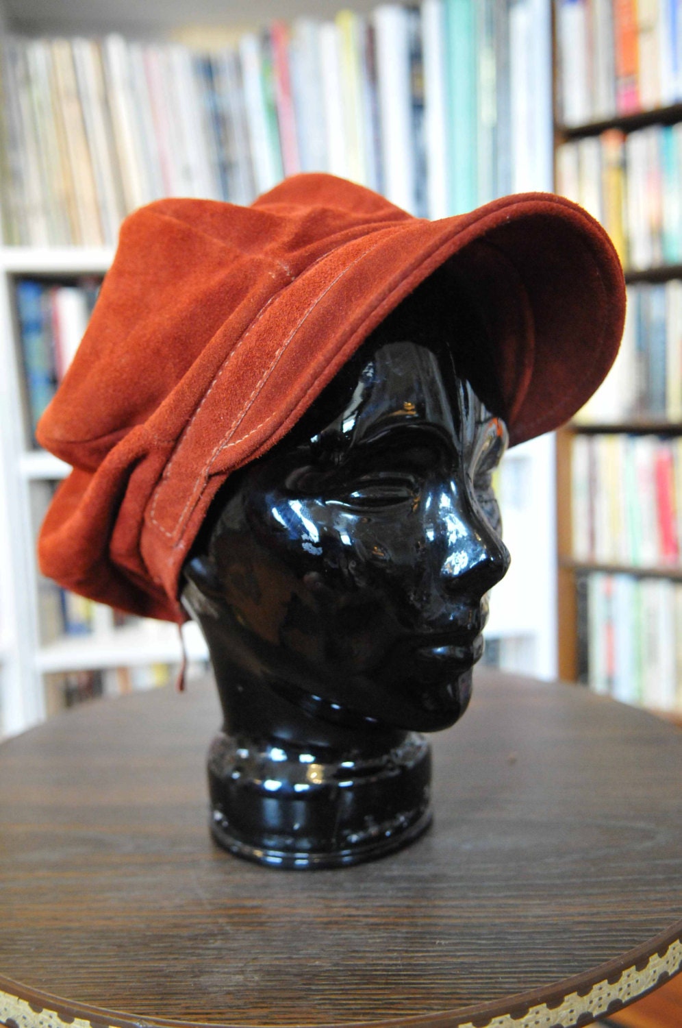 Vintage 1960s suede leather pageboy/newsboy hat, adjustable