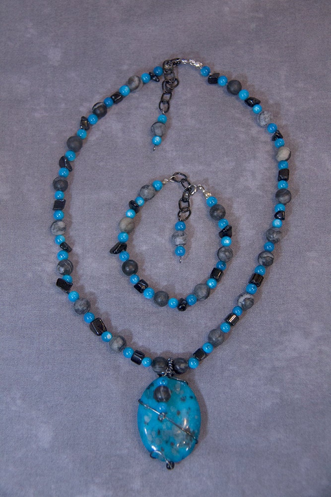 Wire wrapped stone pendant Necklace and Bracelet Set - Handmade with Blue Black Stones