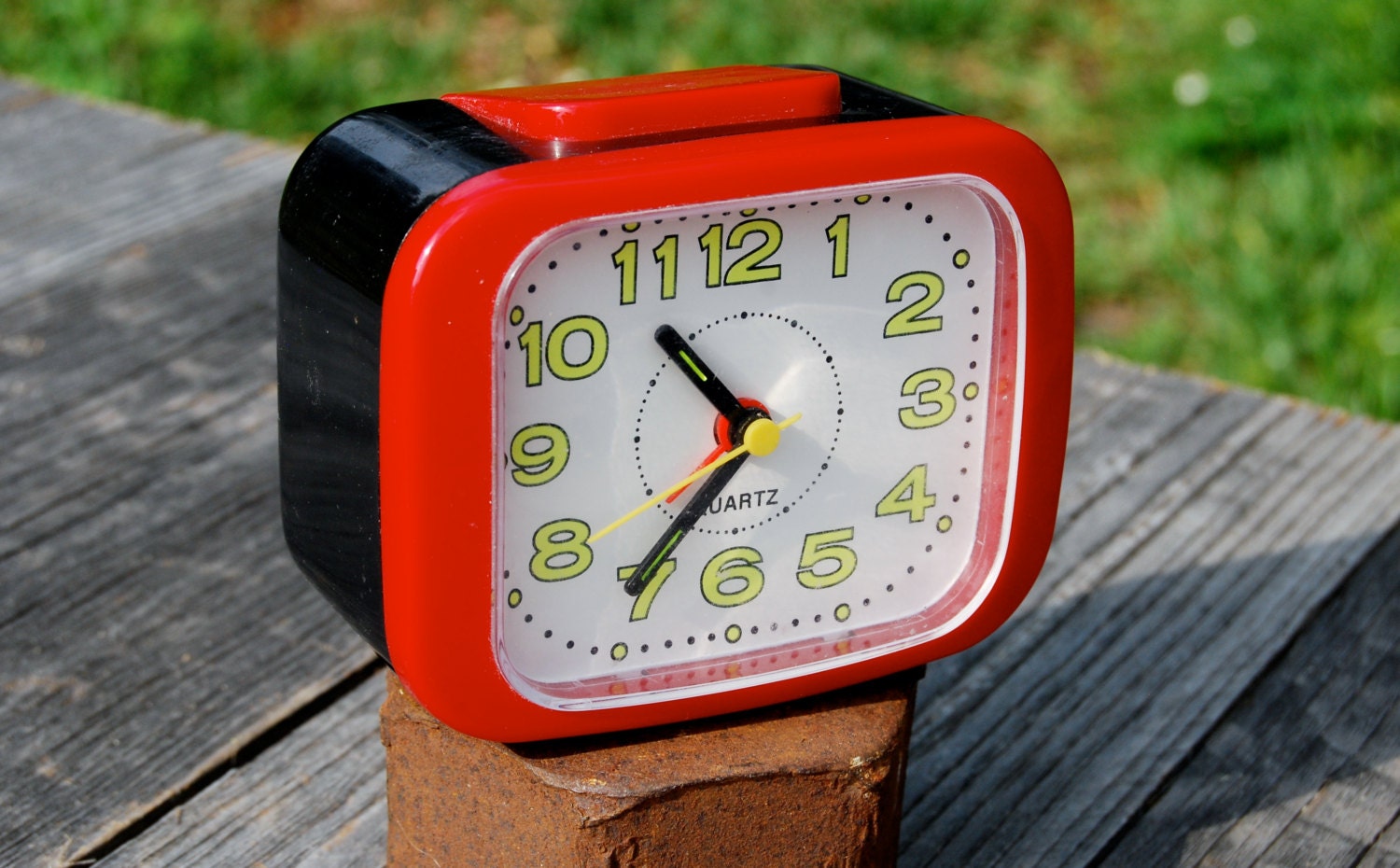 Bed Side Quartz Alarm Clock Vintage Red White Black with Green Glow in Dark Numbers Battery Powered