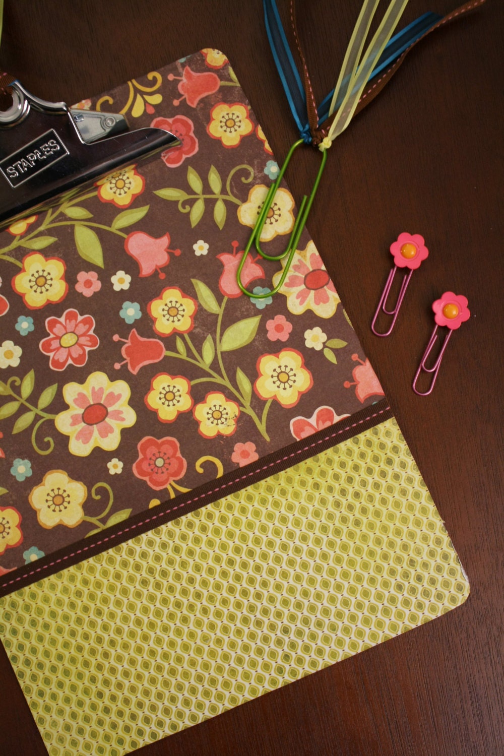 Brown Flower Retro Clipboard Gift Set with Bookmark and Paperclips