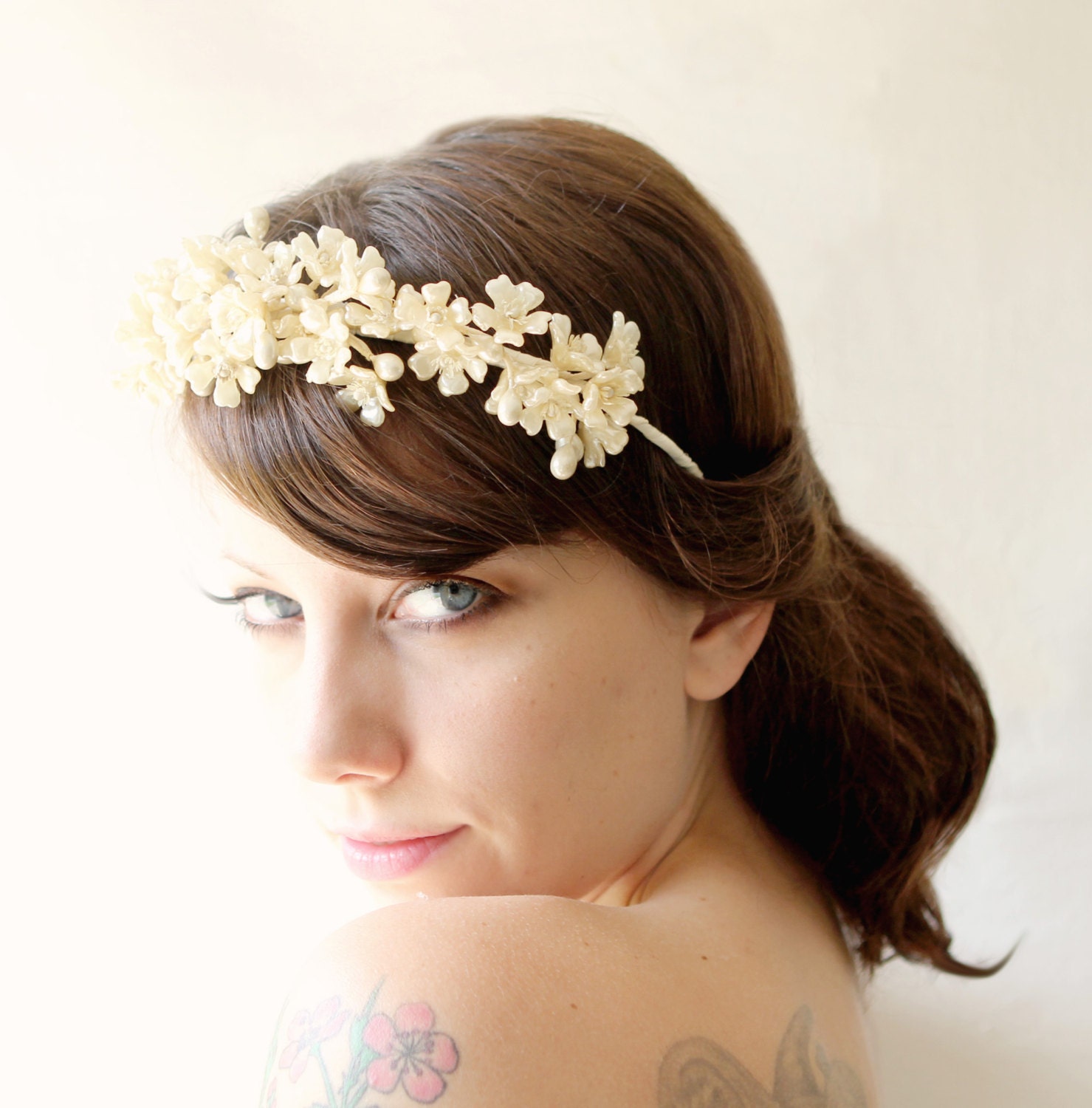Bridal headband, Bridal crown, Vintage flowers, Ivory wedding head piece