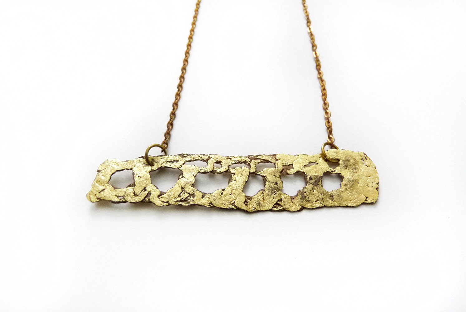 Crochet golden ladder necklace - vintage brass chain