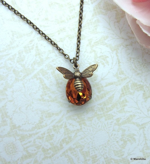 A Honey Bee Necklace. Vintage Golden Topaz Yellow Rhinestone Glass Jewel Tiny Bee Flying Necklace. Bee Lover. Bee Jewelry