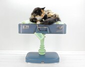 Upcycled Pet Bed - Cat Bed -  Pedestal Base