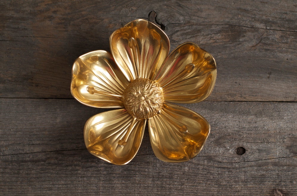 Rare Mid Century Brass Flower Pedal Ashtray / Decor