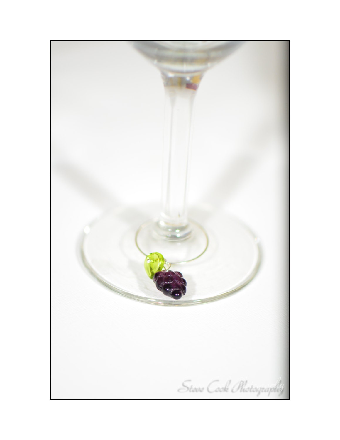 Grapes fruit wine glass charm, glass marker tag, purple glass grapes & green leaf, silver, handmade, kitchen accessories, housewarming gift