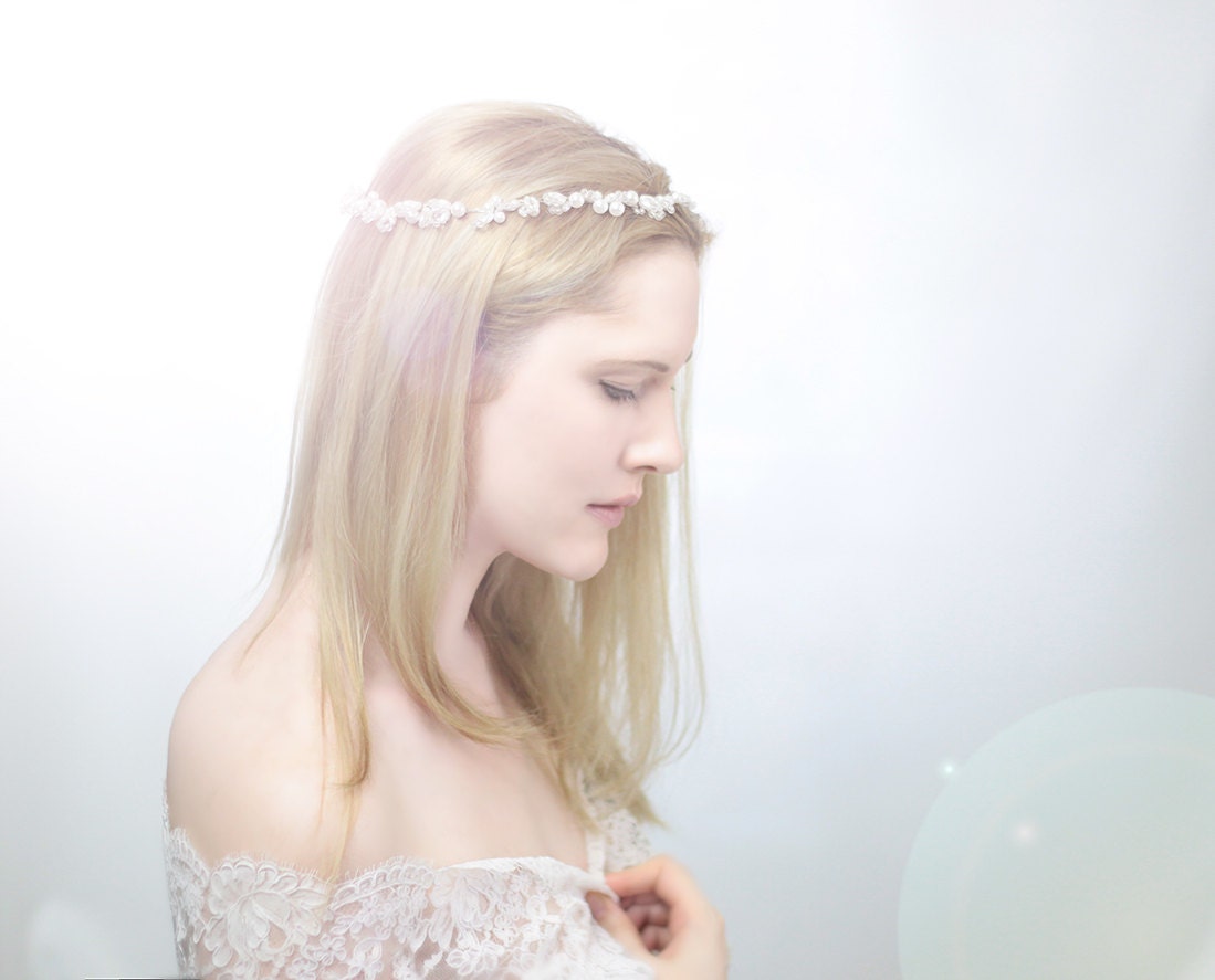 Wedding Hair Wreath - Bridal Halo - White Pearls Beaded Bridal Halo - Bridal Wreath for Wedding