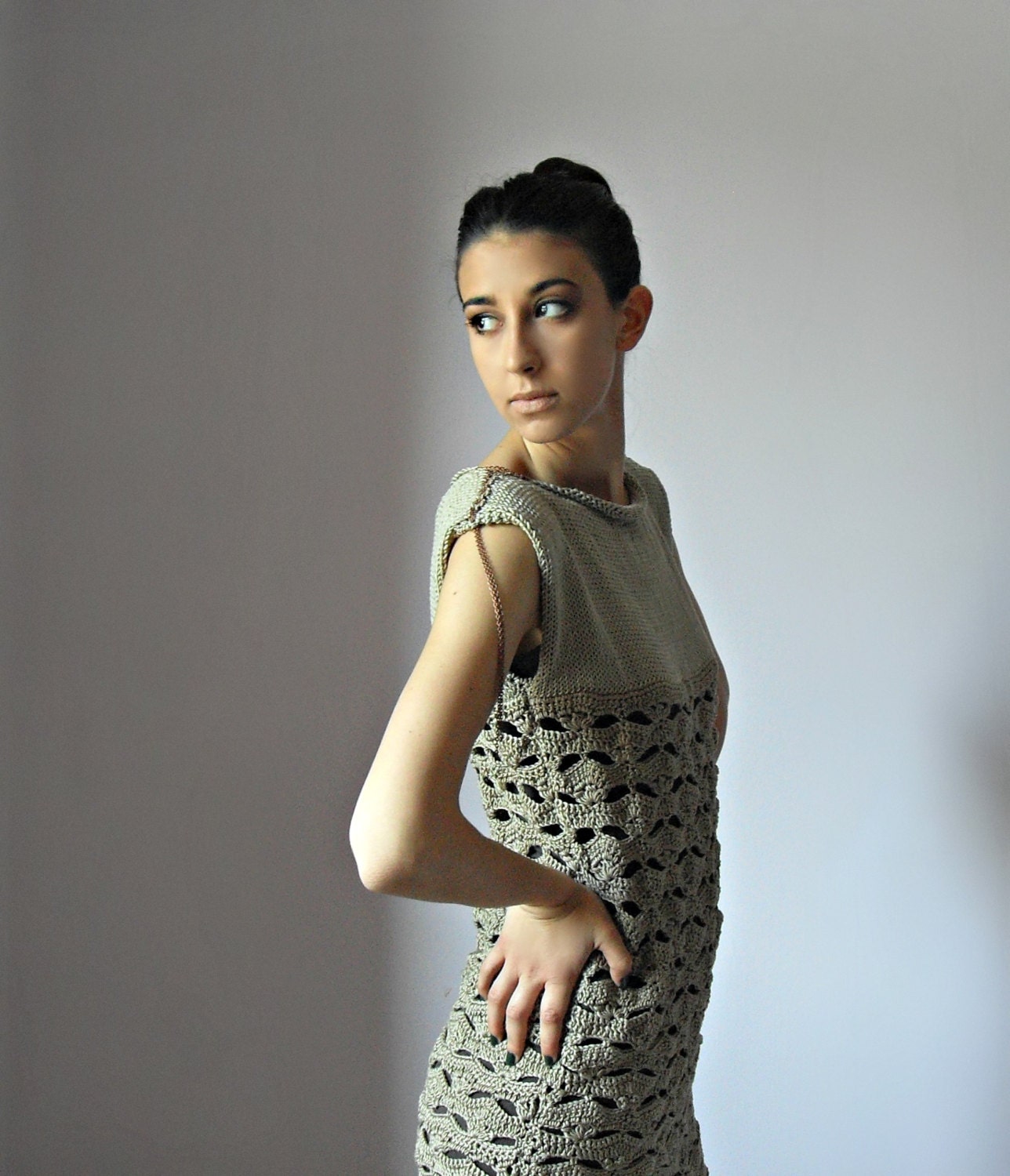 Crochet Knitted Shift Dress Colonial Brown, two tones - Sleeveless - Size S - With copper chain ornament in shoulders