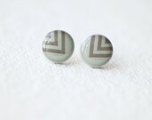 FREE WORLDWIDE SHIPPING - Chevron Stud Earrings - Taupe Gray