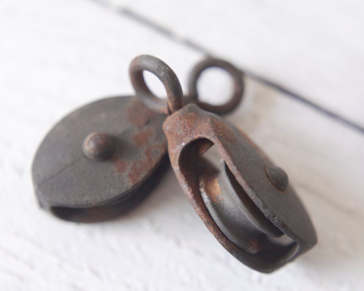 Small Pulleys - Vintage Rustic Industrial Metal Hardware - Set of 2