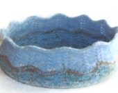 Cat Bed Hand Knit Felted Peruvian Highland Wool Pet Bed - Amets