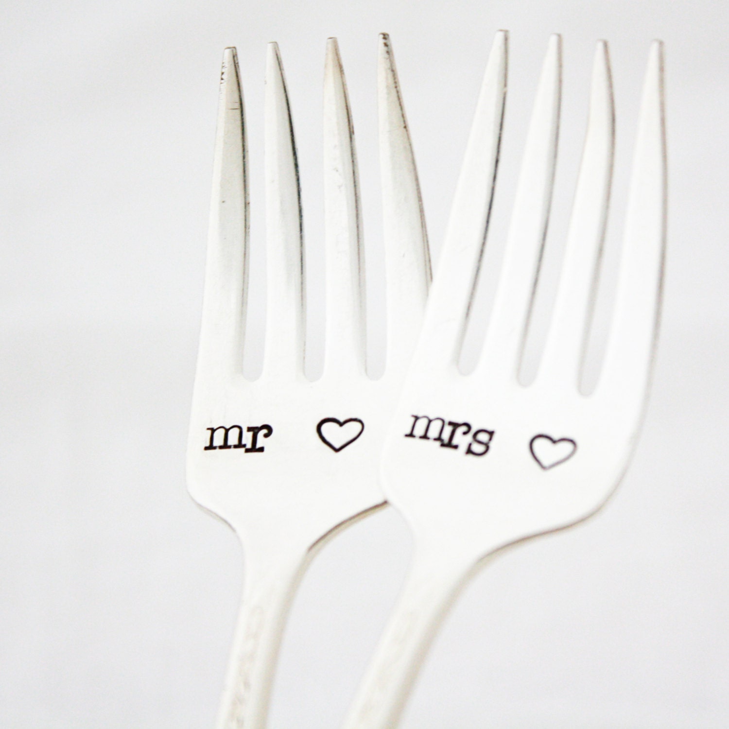 Mr and Mrs wedding forks, Table Setting. Hand stamped dessert forks for wedding gift, engagement gift. By MilkandHoneyLuxuries