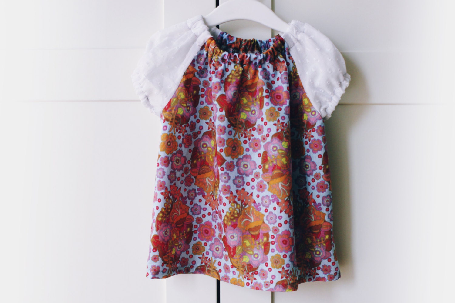 Peasant toddler girl tunic pasley pattern. Short sleeve, Anna Maria Horner's voile and white plumetis. Size 2T, 3T.
