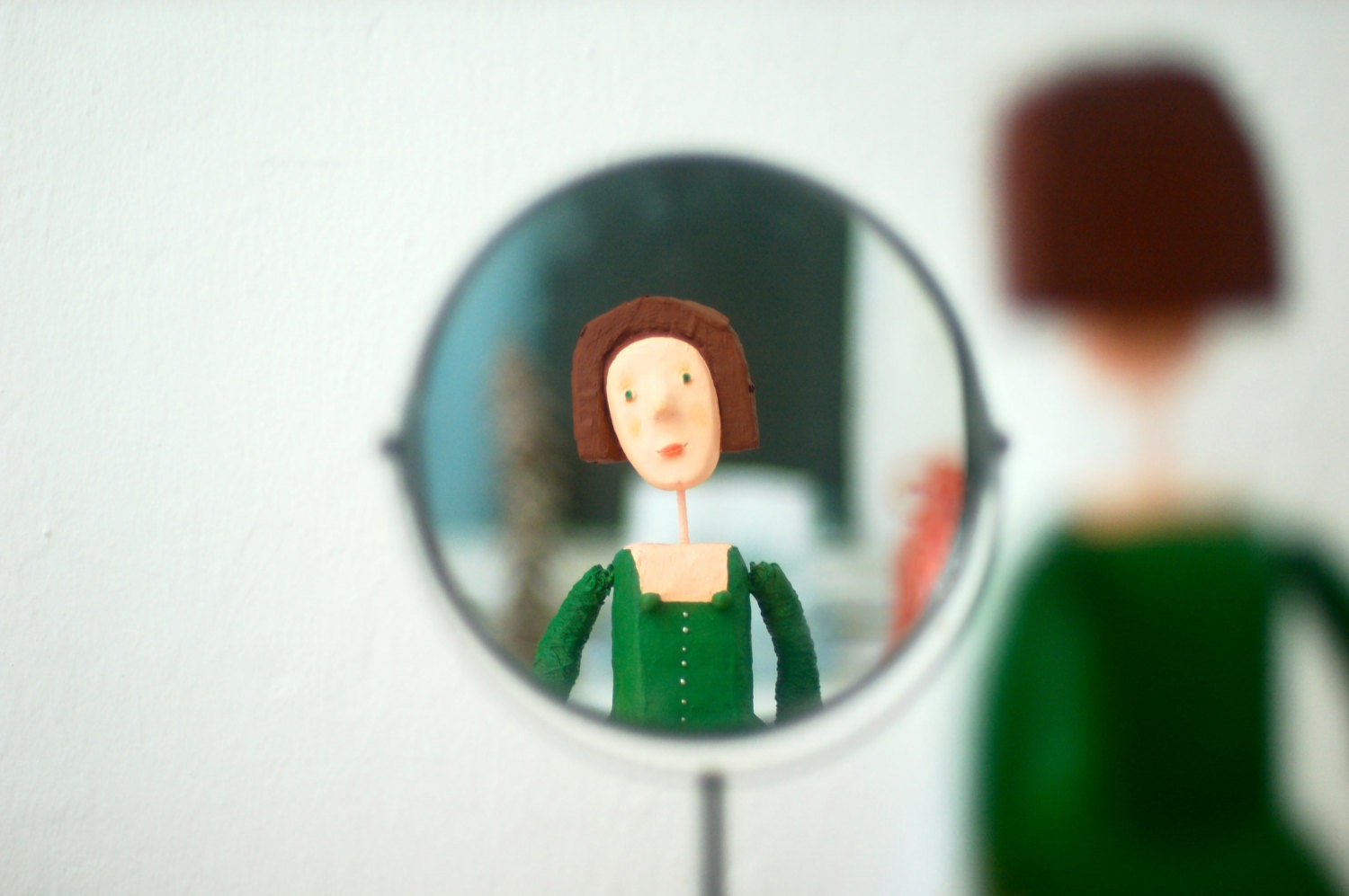 Leslie art sculpture